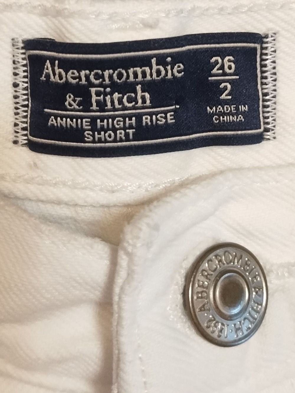 Abercrombie Fitch White Frayed Denim Cutoff Shorts Annie Hi Size 26 - Picture 2 of 4